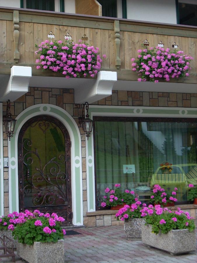 Hotel Dolomiti Di De Martin D Oscar โคเมลิโค ซุปเปริออเร ภายนอก รูปภาพ