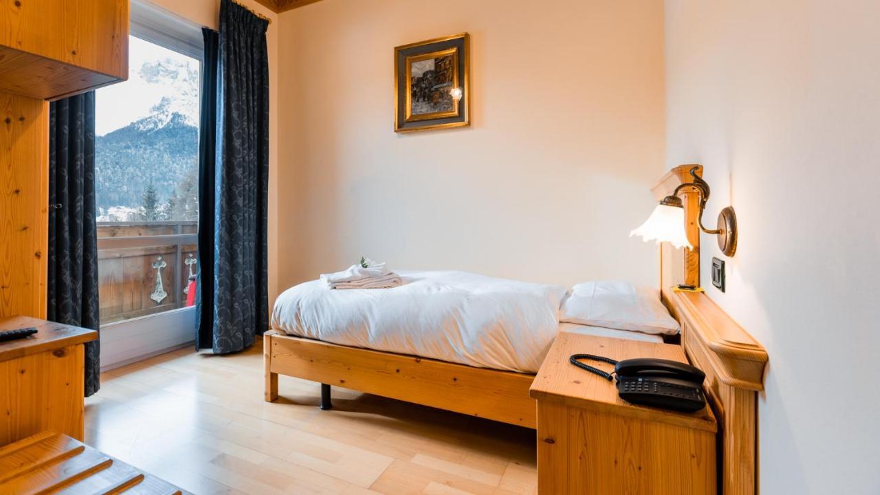 Hotel Dolomiti Di De Martin D Oscar โคเมลิโค ซุปเปริออเร ภายนอก รูปภาพ