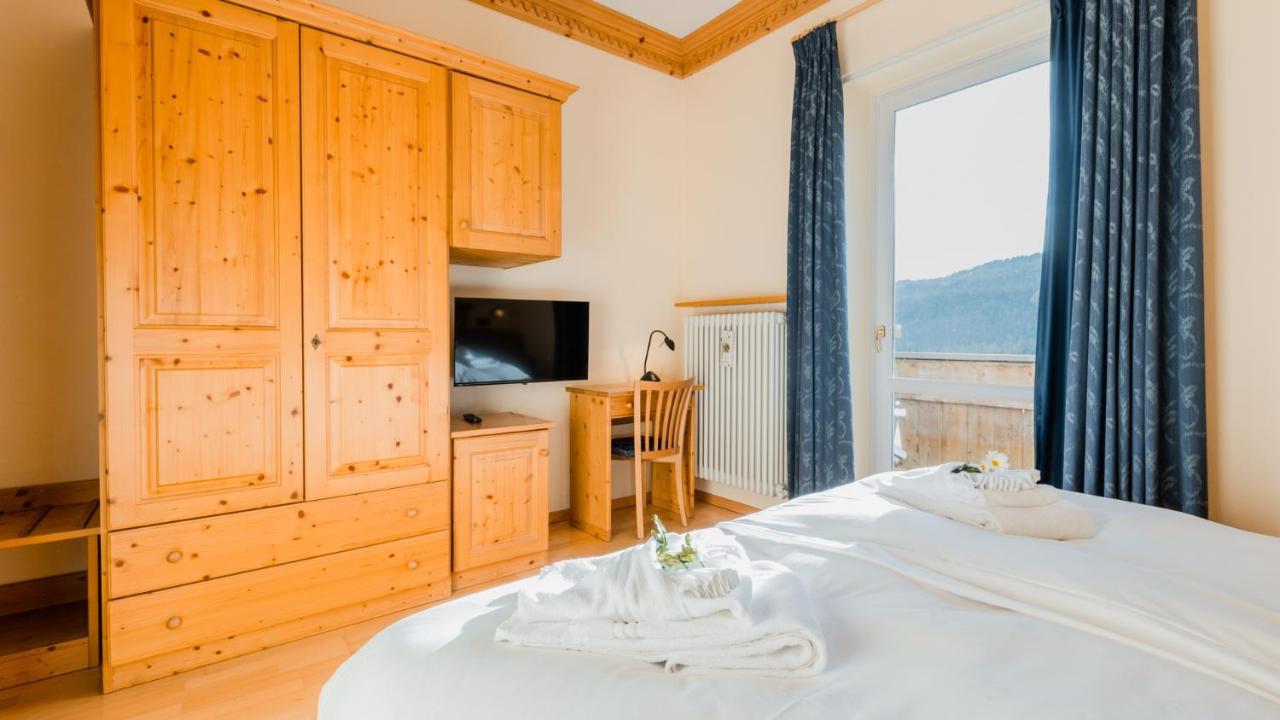 Hotel Dolomiti Di De Martin D Oscar โคเมลิโค ซุปเปริออเร ภายนอก รูปภาพ