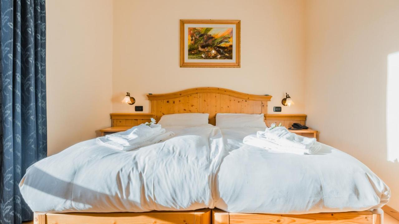 Hotel Dolomiti Di De Martin D Oscar โคเมลิโค ซุปเปริออเร ภายนอก รูปภาพ