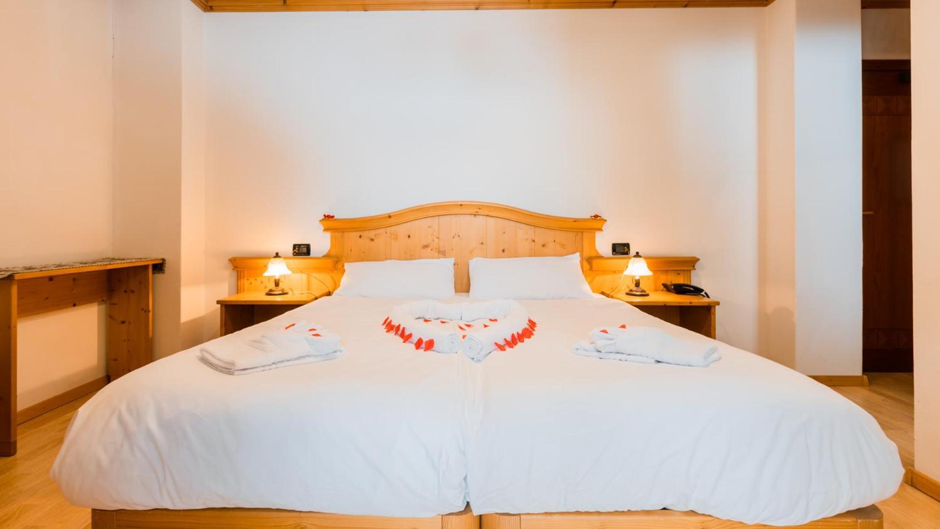Hotel Dolomiti Di De Martin D Oscar โคเมลิโค ซุปเปริออเร ภายนอก รูปภาพ
